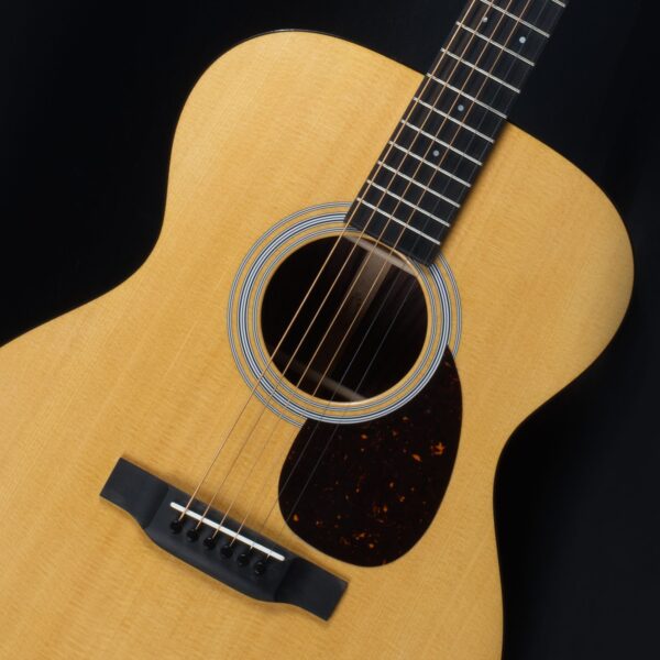 MARTIN GUITARS OM 21-4