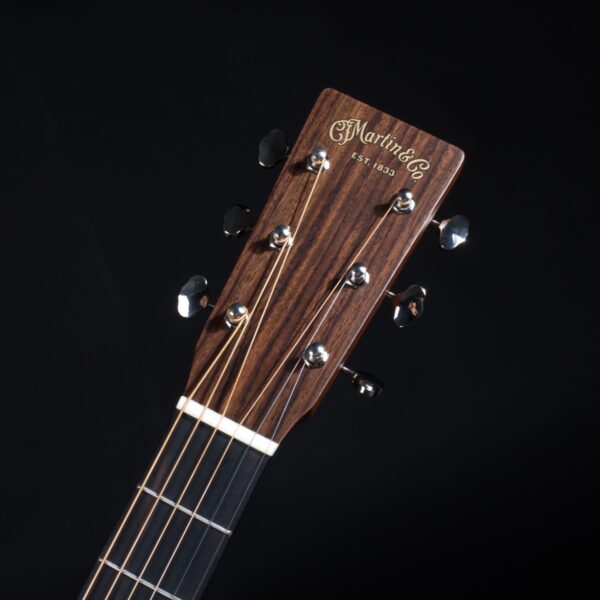 MARTIN GUITARS OM 21-7