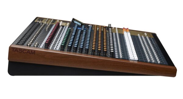 TASCAM Model 24-2