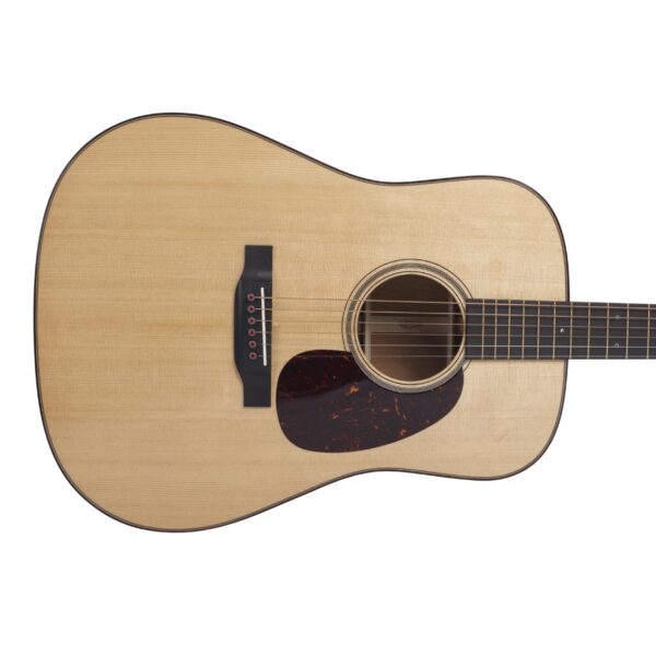 MARTIN GUITARS D-18 Modern Deluxe SHOWROOM-2
