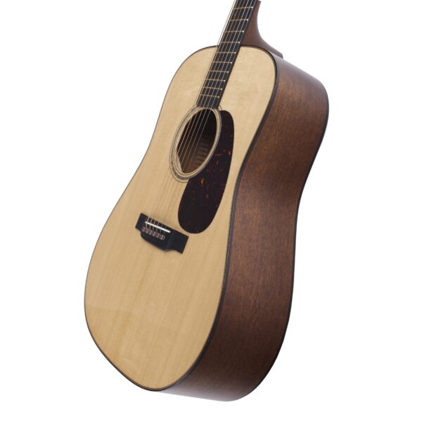 MARTIN GUITARS D-18 Modern Deluxe SHOWROOM-4