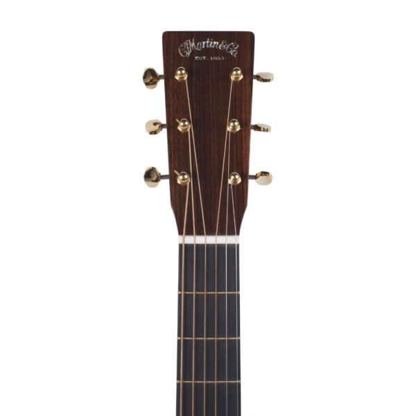 MARTIN GUITARS D-18 Modern Deluxe SHOWROOM-6