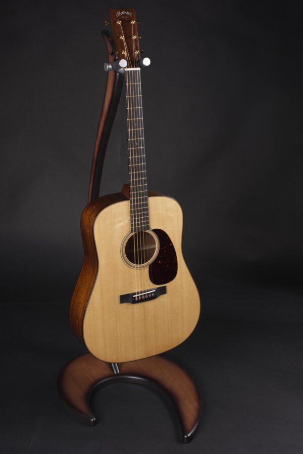 MARTIN GUITARS D-18 Modern Deluxe SHOWROOM-7
