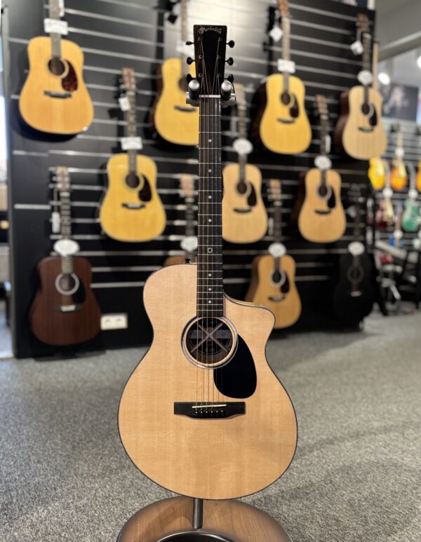 MARTIN GUITARS Road Serie SC-10E-9