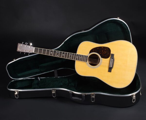 MARTIN GUITARS D35-8