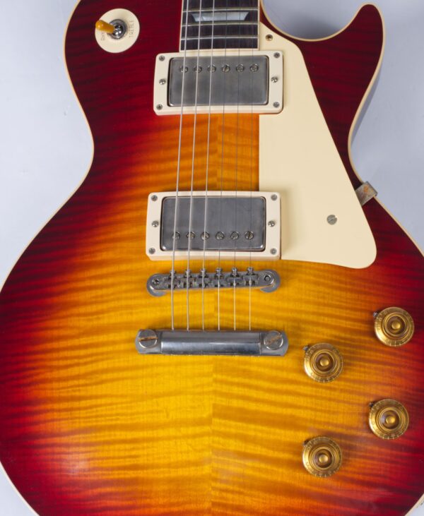 GIBSON 1959 Les Paul Standard Reissue Ultra Light Aged Factory Burst Murphy Lab -2