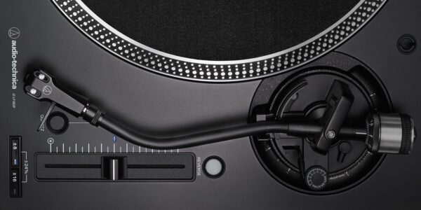 AUDIO-TECHNICA AT-LP140XP-S silber-5