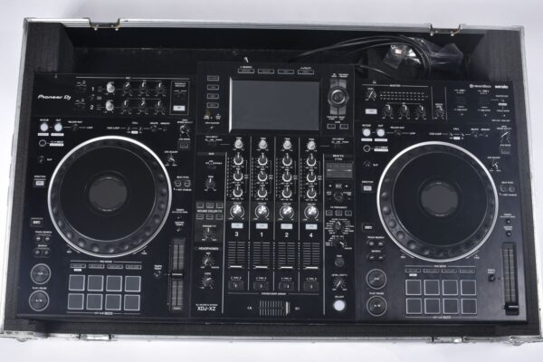 PIONEER DJ XDJ-XZ gebraucht inkl. Case mit 6 Monate Garantie!-2