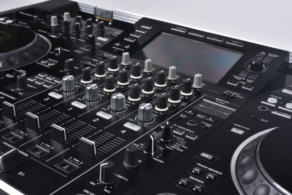 PIONEER DJ XDJ-XZ gebraucht inkl. Case mit 6 Monate Garantie!-5