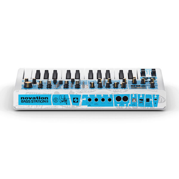 NOVATION Bassstation II Swifty Edition-7