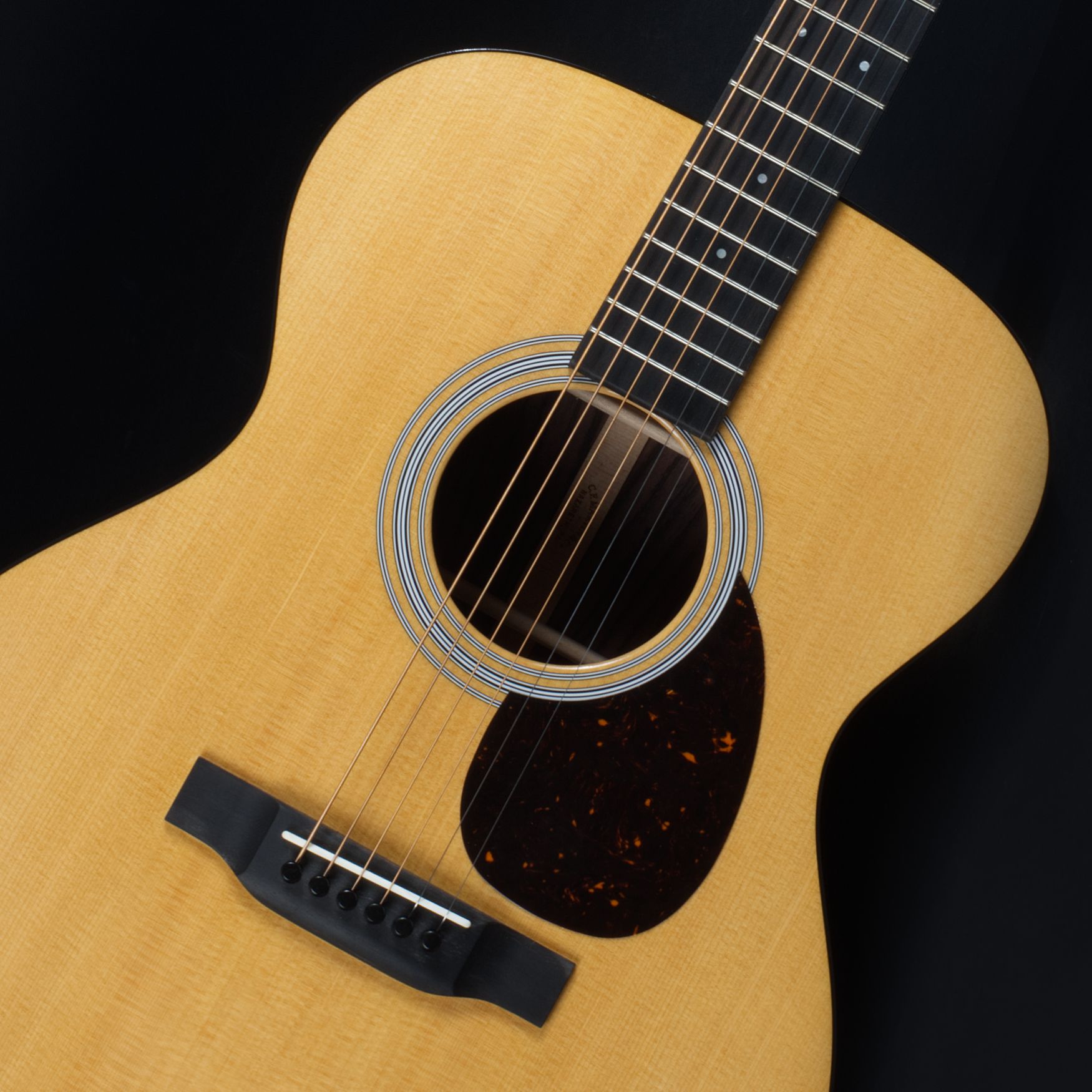 MARTIN GUITARS OM 21-4