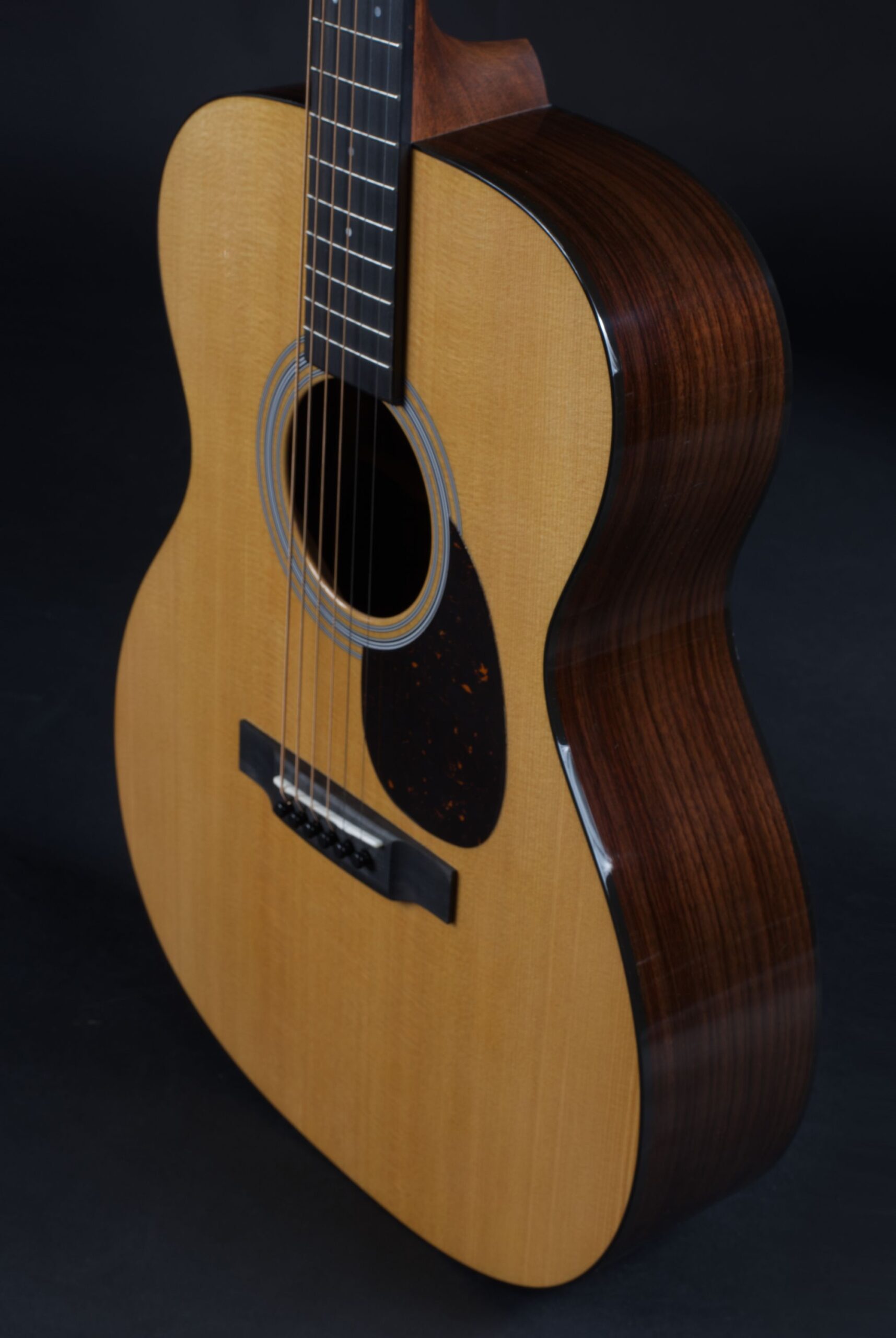 MARTIN GUITARS OM 21-5