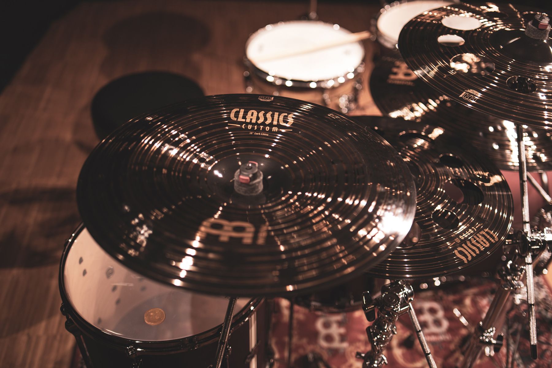 MEINL CLASSICS CUSTOM DARK 18" China-7