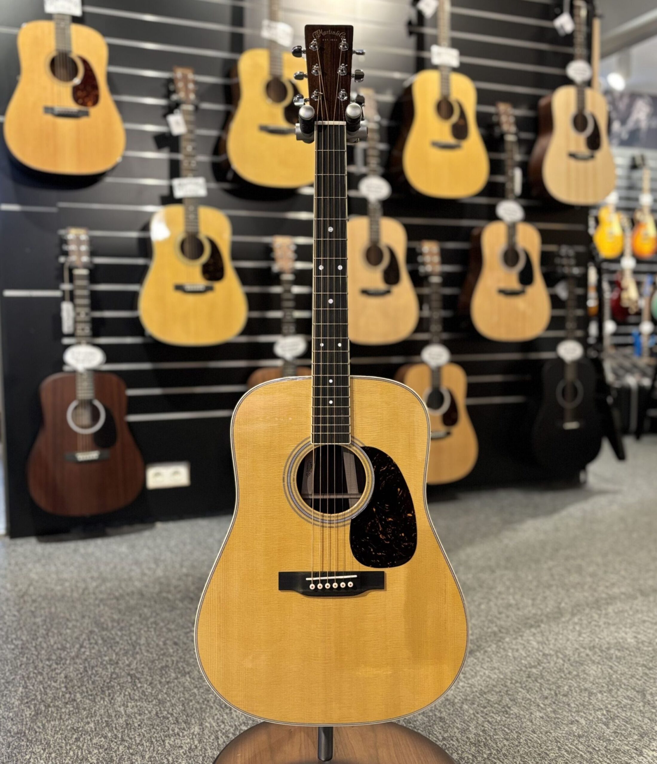MARTIN GUITARS D35-9