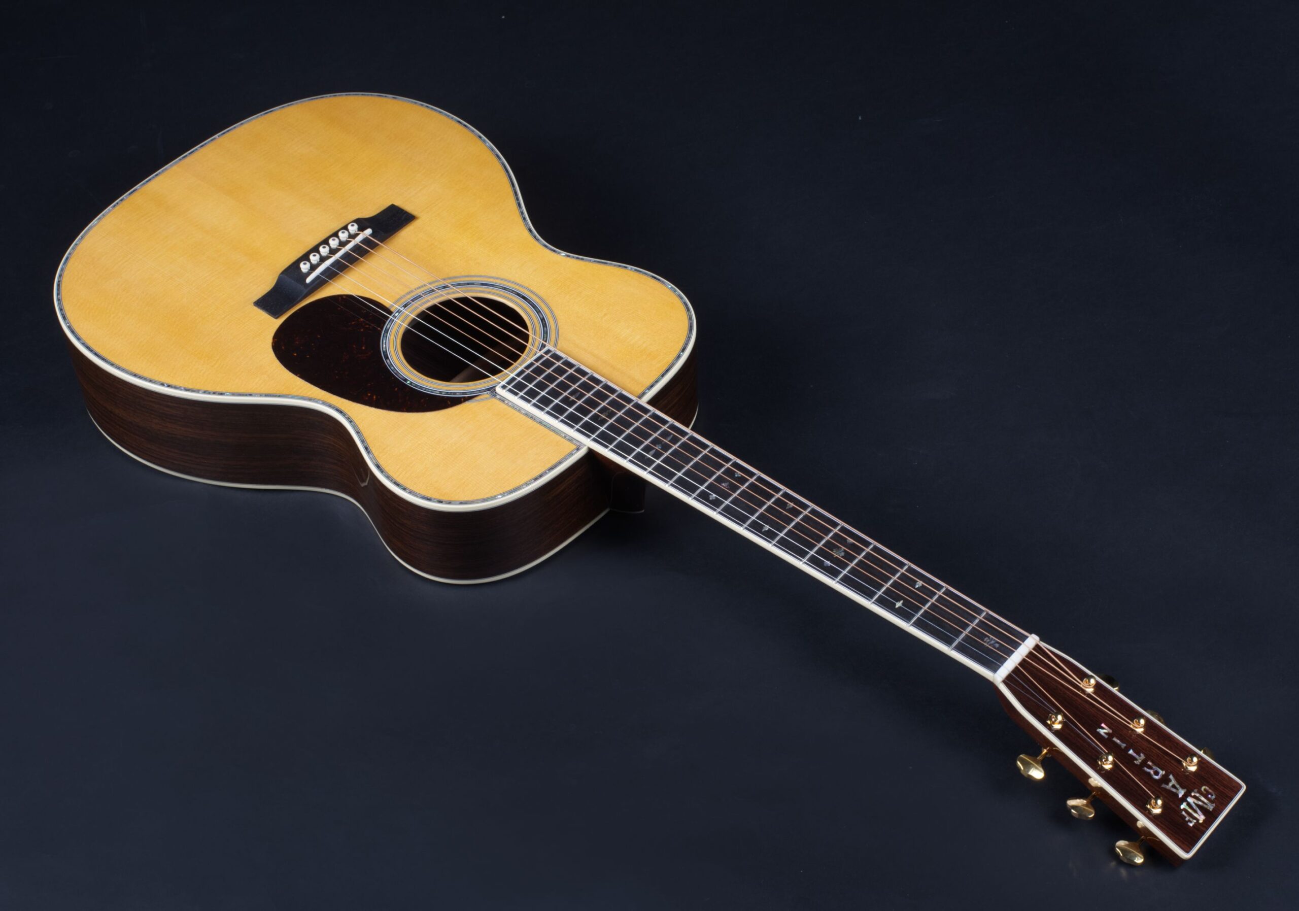 MARTIN GUITARS 00042 -5
