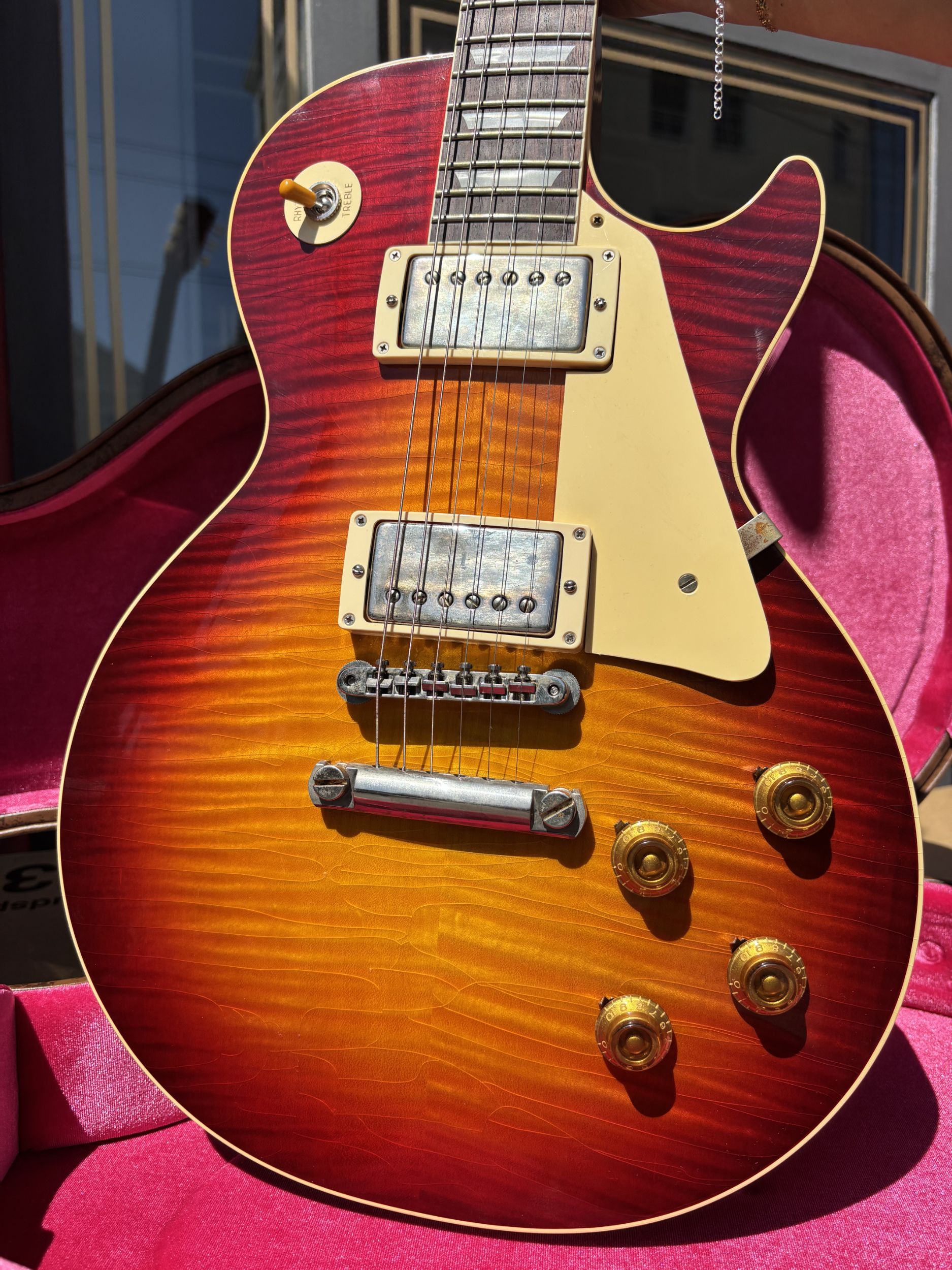 GIBSON 1959 Les Paul Standard Reissue Ultra Light Aged Factory Burst Murphy Lab -11