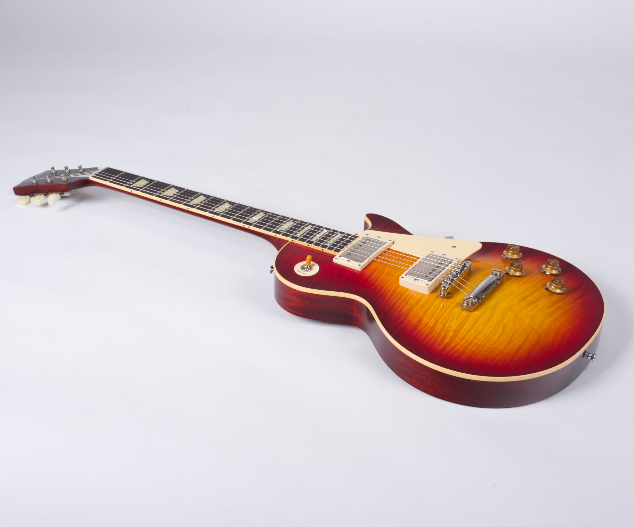 GIBSON 1959 Les Paul Standard Reissue Ultra Light Aged Factory Burst Murphy Lab -5