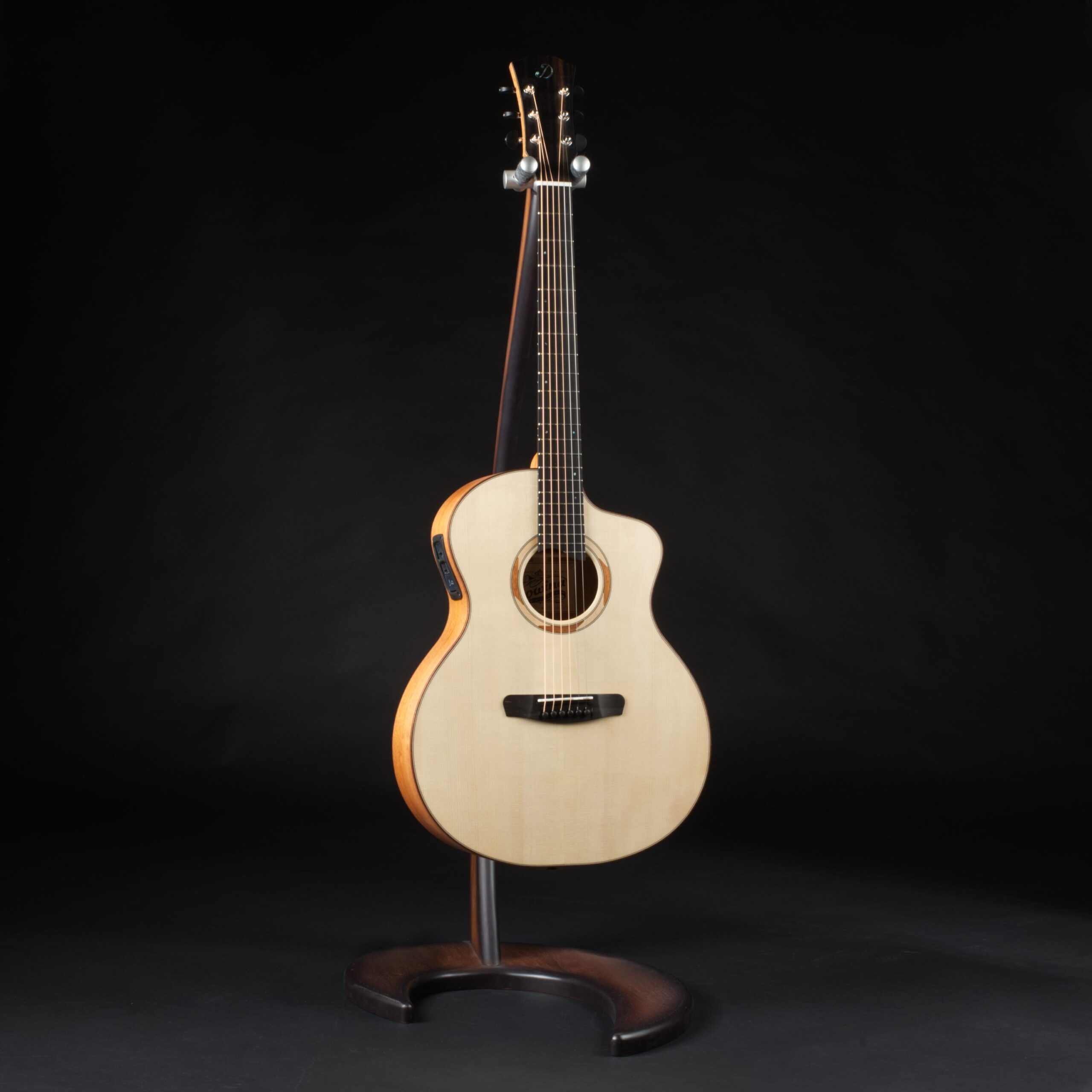 DOWINA Vintage Sauvignon GACE-SWS Fichte/Mahagoni Stage Pro-1